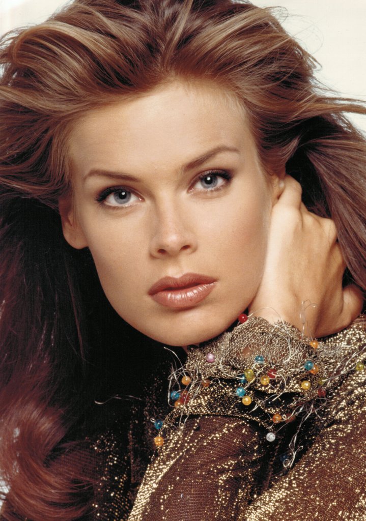 Heidi Albertsen — Beauty portfolio photograph 32
